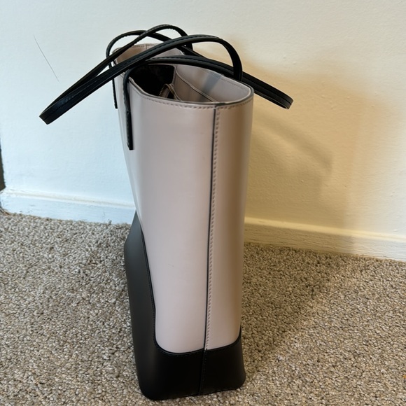 Kate Spade Tote - Picture 5 of 13